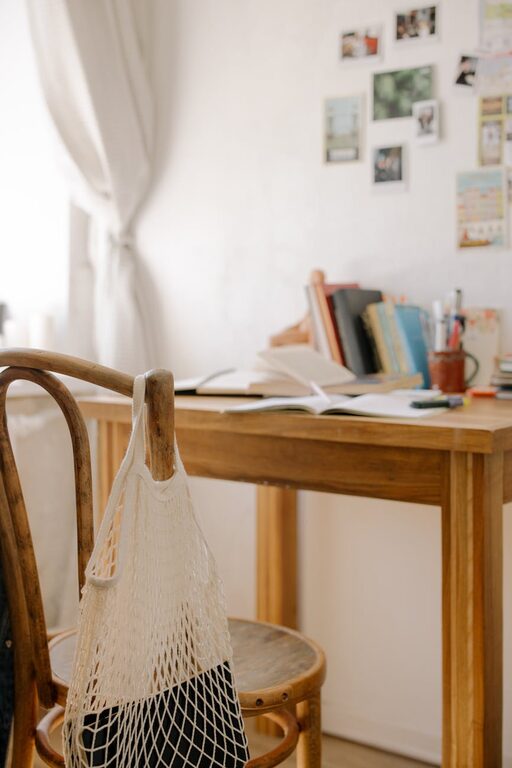 Come organizzare la scrivania per migliorare concentrazione e comfort